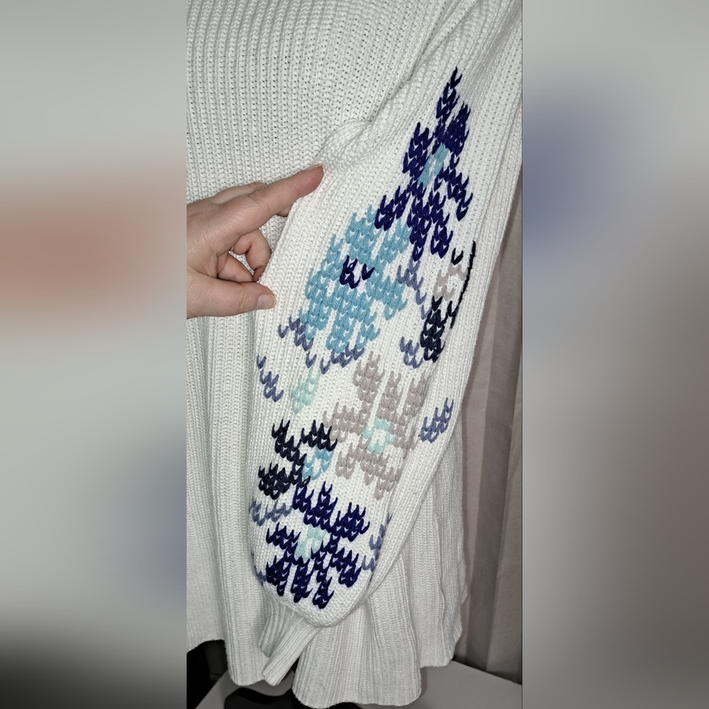 Sweater - Picture 2 of 5